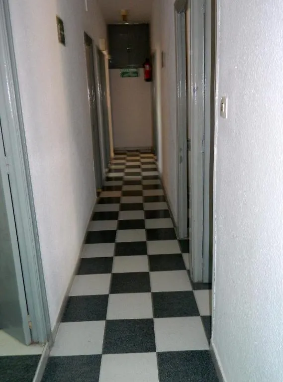 埃斯特彭内拉酒店 La Línea de la Concepción 招待所